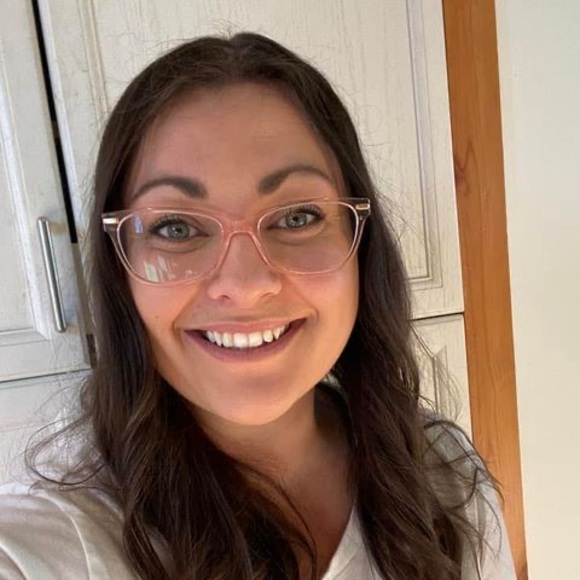 Meet your Posher, Jessica - Picture 1 of 1